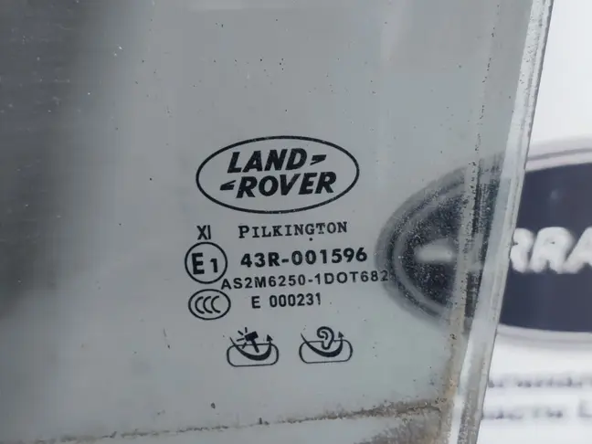 Стекло двери передней левой Range Rover Sport L320