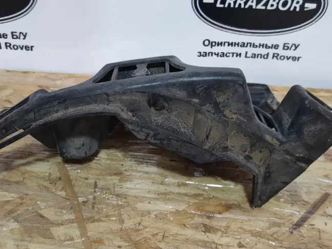 Кронштейн задний правый угловой Sport L320