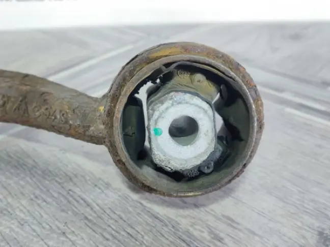 Рычаг передний нижний правый Range Rover L322