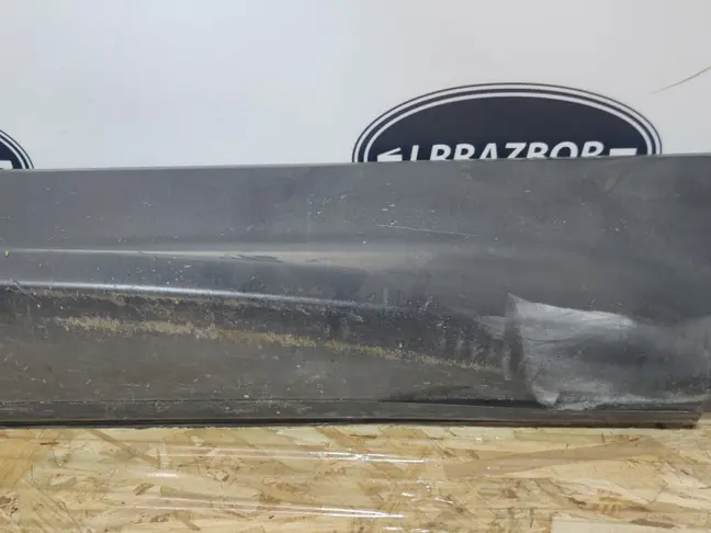 Молдинг передний правый  Range Rover Sport L320