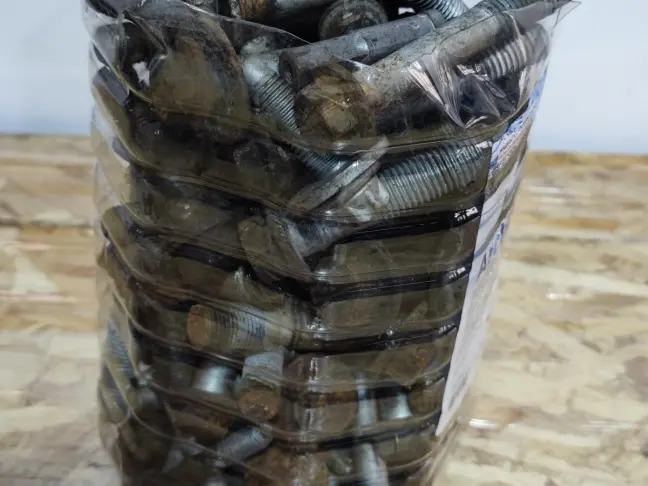 Болт большой канистра 5 л Land Rover