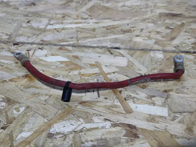 Провод силовой от аккумулятора Range Rover L322