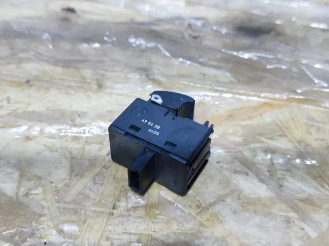 Кнопка стеклоподьемника Range Rover 3 L322