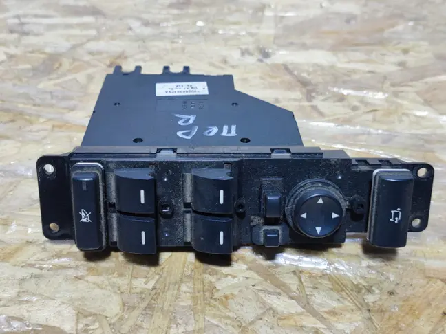 Блок стеклоподъемников ПРАВЫЙ РУЛЬ Range Rover 3