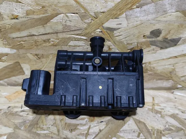 Блок клапанов подвески передний Range Rover L322