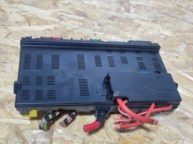 Блок предохранителей салонный Range Rover L322 05+