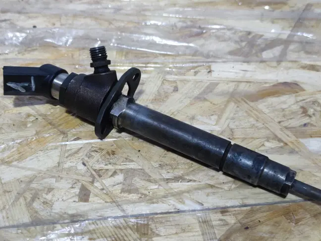 Форсунка топливная Range Rover L322 3.6 1,8,3,6 ц