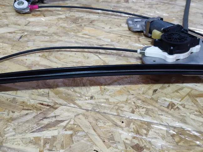 Стеклоподьемник передний правый Range Rover L322