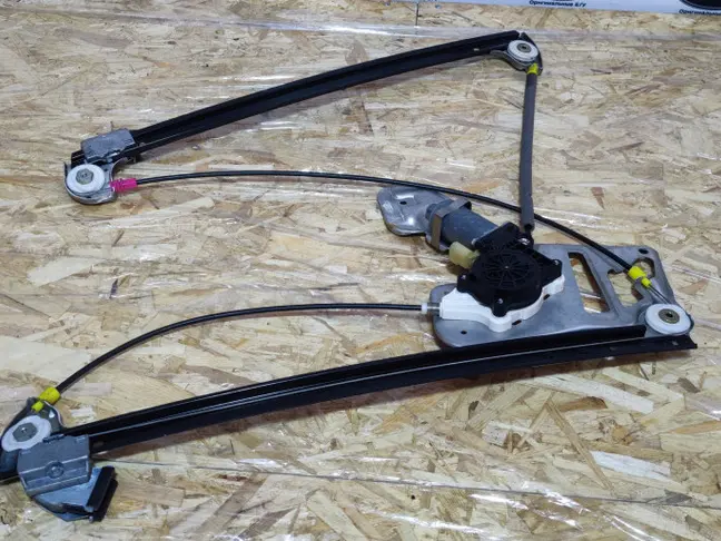 Стеклоподьемник передний правый Range Rover L322