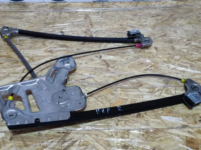 Стеклоподьемник передний правый Range Rover L322