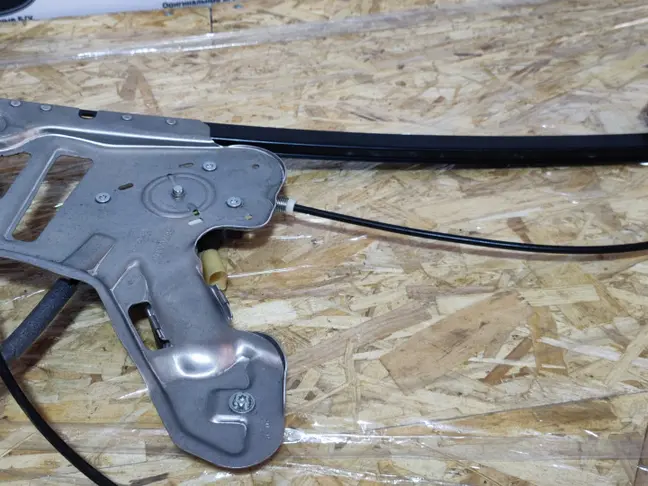 Стеклоподьемник передний левый Range Rover L322