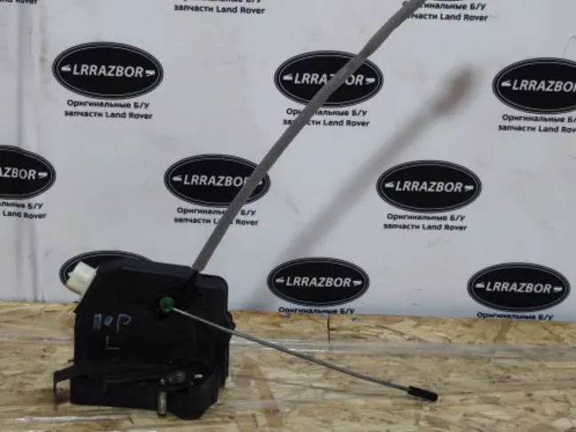 Замок двери передней левой Range Rover L322