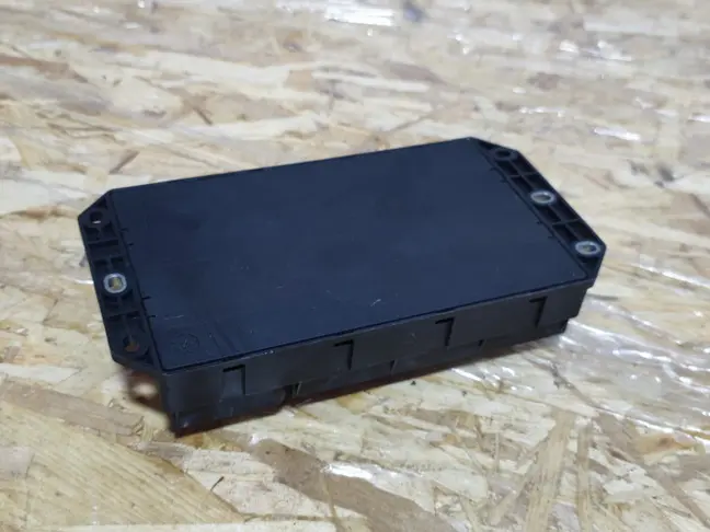 Блок предохранителей в багажнике Range Rover L322