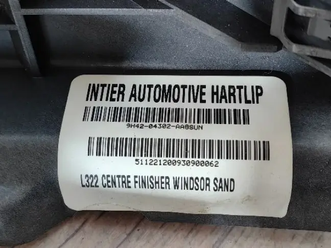 Вставка торпеды центр кожа Range Rover L322 07-12