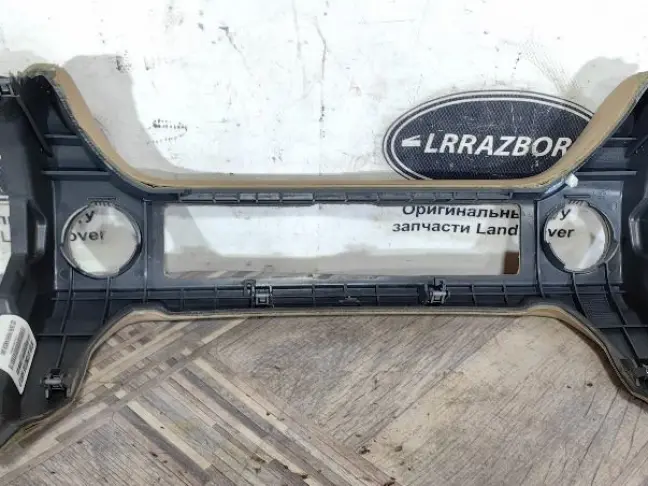 Вставка торпеды центр кожа Range Rover L322 07-12