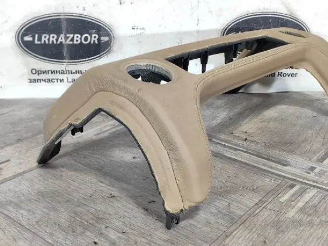 Вставка торпеды центр кожа Range Rover L322 07-12