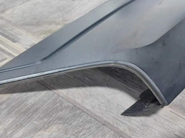 Молдинг стойки задний правый Range Rover 3 L322