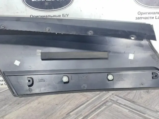 Молдинг стойки задний левый Range Rover 3 L322