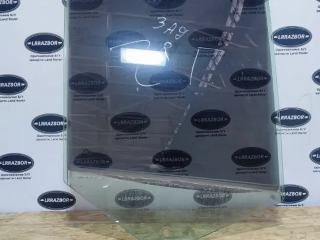 Стекло двери задней правой Range Rover L322 02-12
