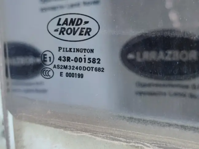 Стекло двери задней правой Range Rover L322 02-12
