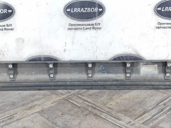 Молдинг передней левой двери DISCOVERY 3 L319