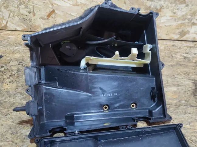 Корпус блока предохранителей Range Rover L322