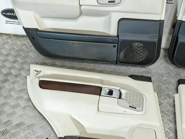Дверные карты Range Rover 3 L322 светлые комплект