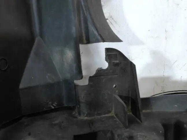 Кронштейн переднего бампера Land Rover L322 05-09