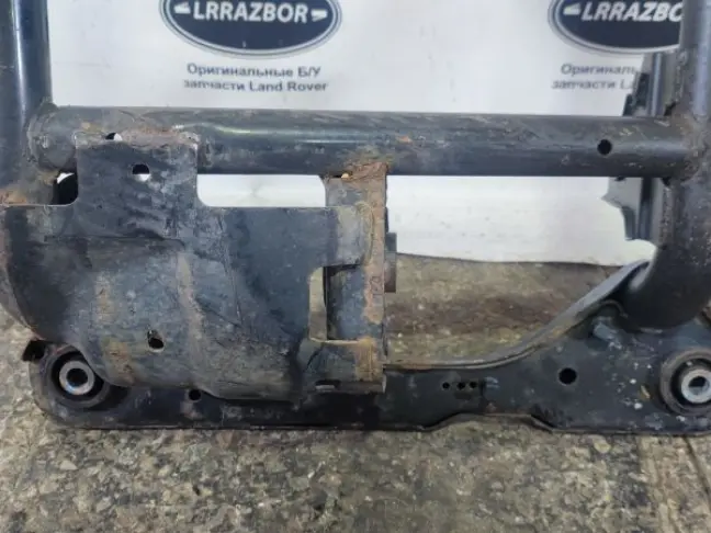 Подрамник раздаточной коробки Range Rover L322