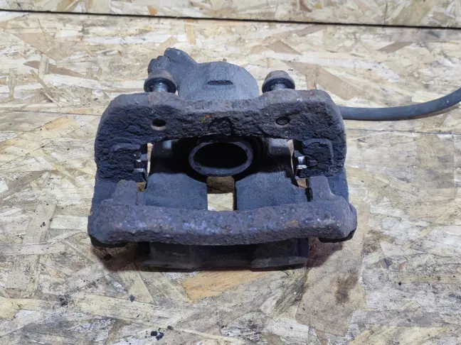 Суппорт задний левый Range Rover L322 3.6 4.2