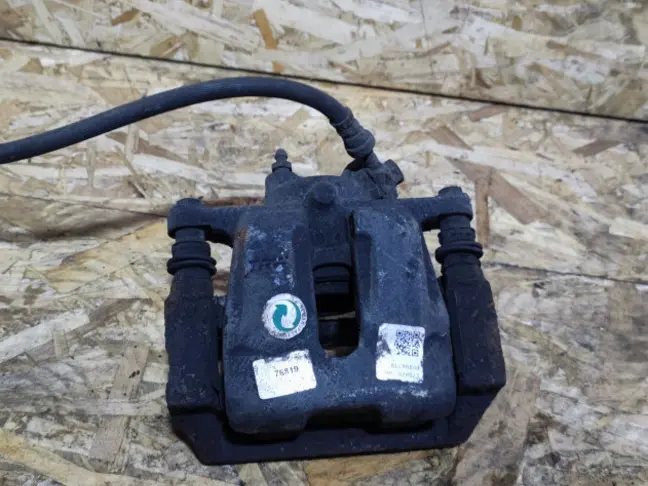 Суппорт задний левый Range Rover L322 3.6 4.2