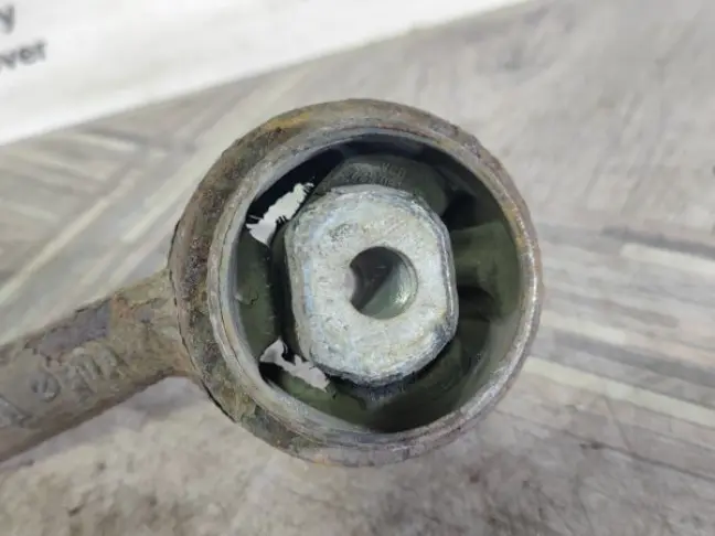 Рычаг передний нижний левый Range Rover L322 02-12