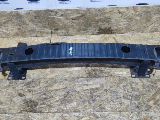 Усилитель переднего бампера Range Rover L322 05-09