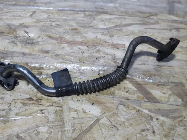 Трубка слива масла левая Range Rover 3 L322 3.6