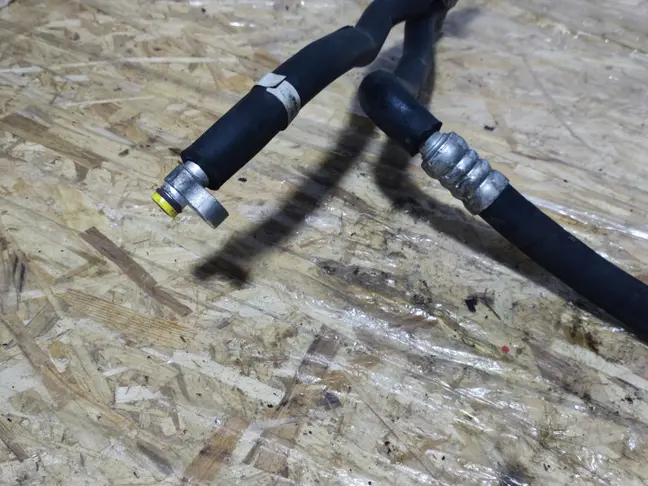 Трубка кондиционера Range Rover 3 L322 3.6