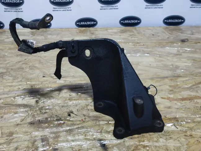 Кронштейн двигателя правый Range Rover 3 L322 3.6