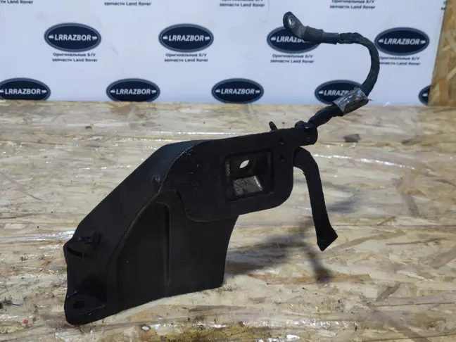 Кронштейн двигателя правый Range Rover 3 L322 3.6