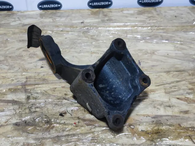 Кронштейн двигателя левый Range Rover 3 L322 3.6
