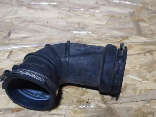 Патрубок воздушного фильтра Range Rover 3 L322 3.6