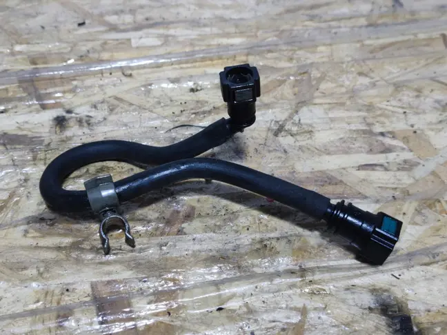 Трубка топливная Range Rover 3 L322 3.6