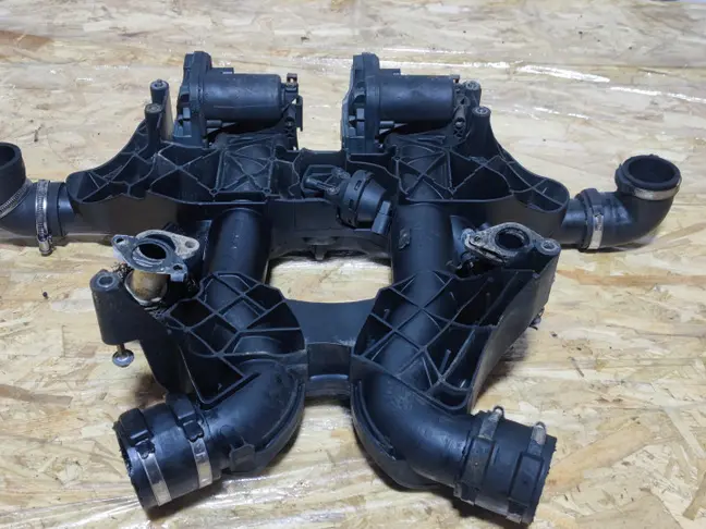 Коллектор впускной Range Rover 3 L322 3.6