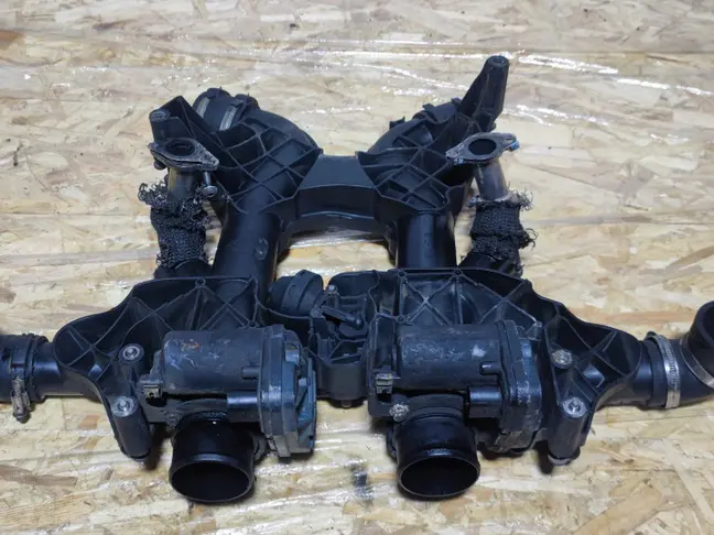 Коллектор впускной Range Rover 3 L322 3.6