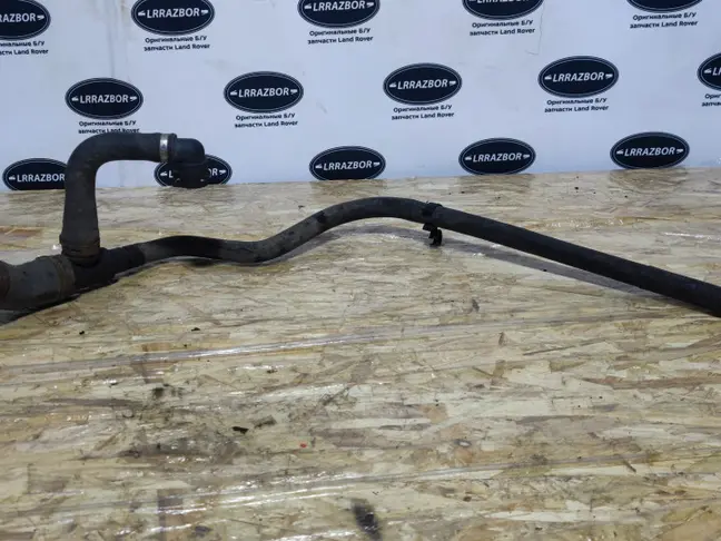 Патрубок охлаждения Range Rover 3 L322 3.6