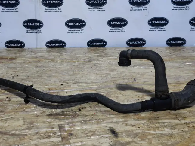 Патрубок охлаждения Range Rover 3 L322 3.6