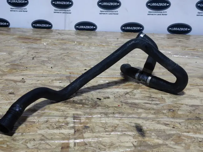 Патрубок охлаждения Range Rover 3 L322 3.6