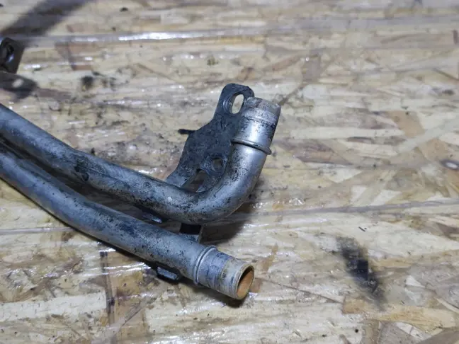 Патрубок охлаждения Range Rover 3 L322 3.6