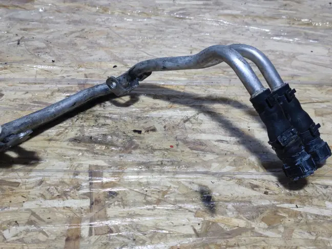 Патрубок охлаждения Range Rover 3 L322 3.6