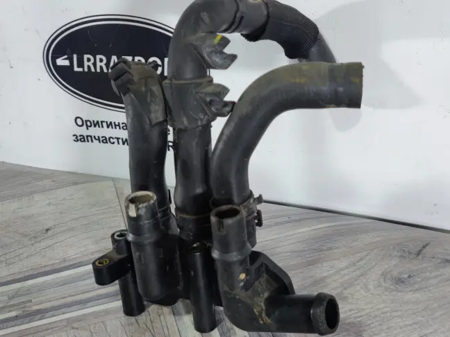 Тройник системы охлаждения Range Rover 3.6