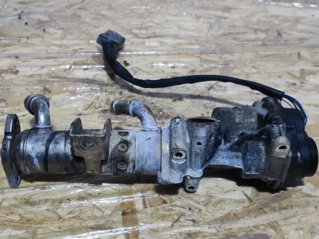 Правый клапан ЕГР Range Rover 3 L322 3.6