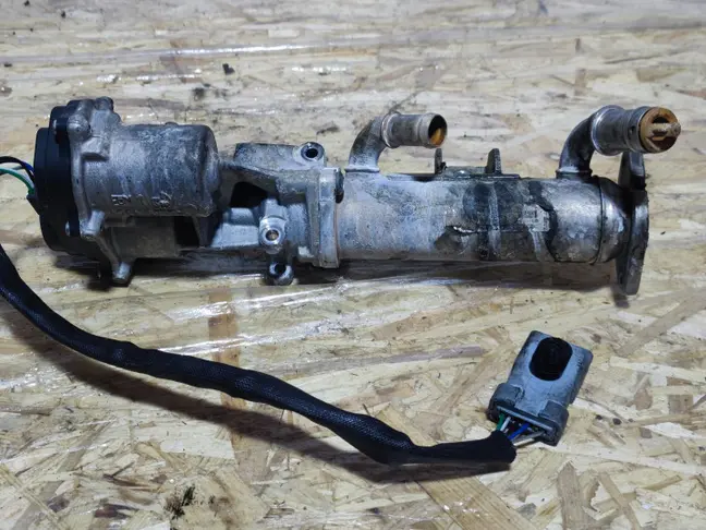 Правый клапан ЕГР Range Rover 3 L322 3.6